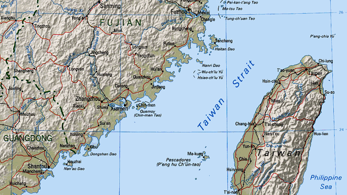 Detailed map of the Taiwan Strait, showing Taiwan island, the coast of Fujian province in mainland China, major cities, and surrounding islands including Penghu.