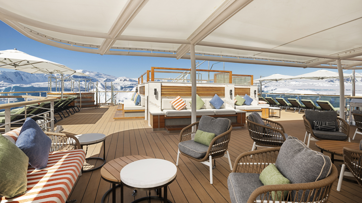 Blurring the boundary between ship and sea&nbsp;