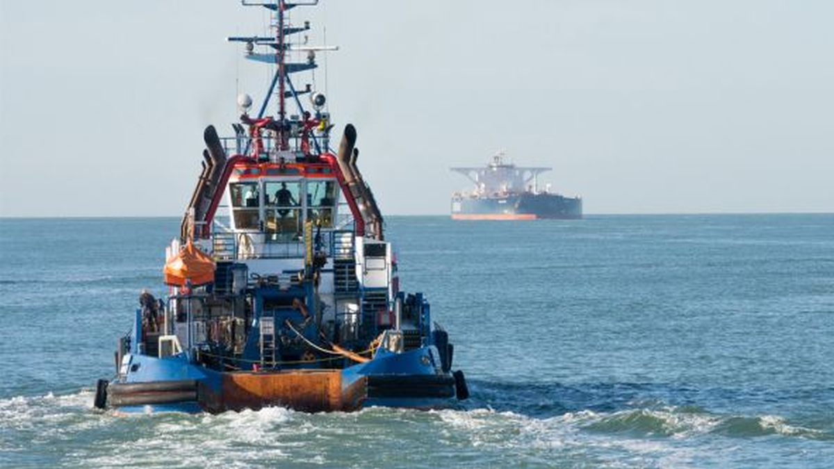 Fairplay tug is scheduled to meet an incoming ship in Hamburg