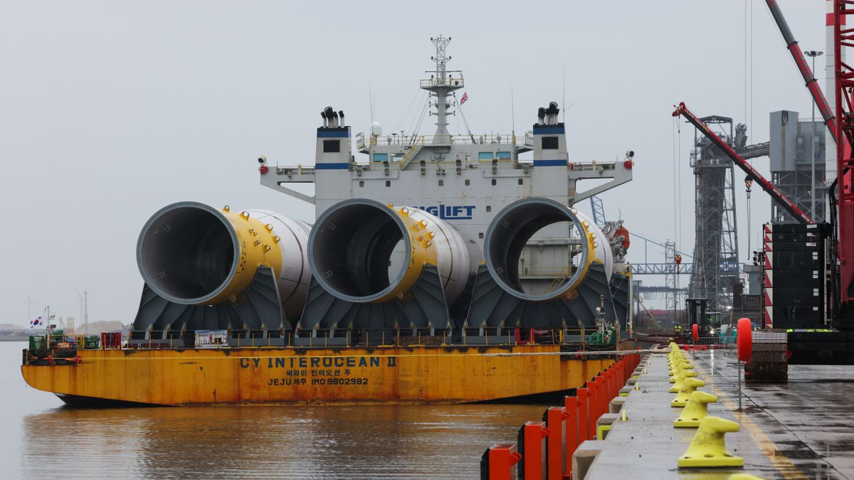 First Hornsea 3 monopile foundations arrive in the UK