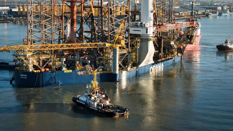 Multraship tugs support decommissioning vessel's port entry