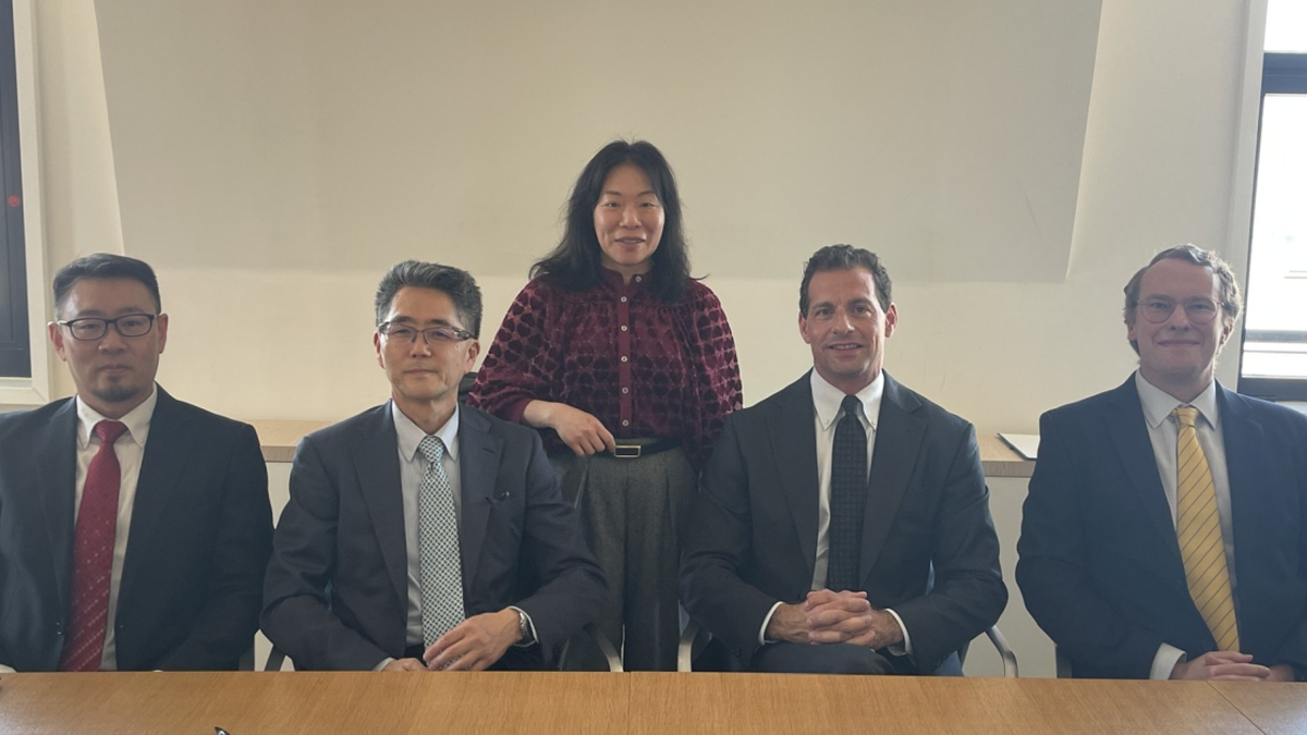 Japan's MOL takes 25% stake in V.Ships in LNG carrier management deal
