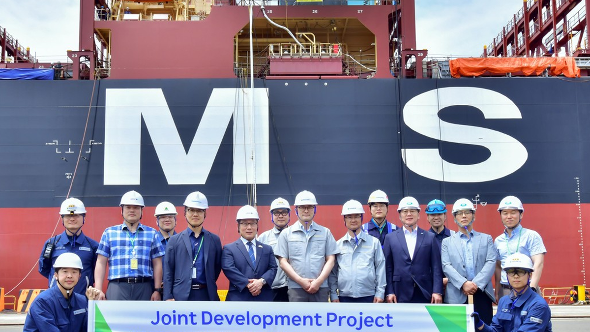 Korean Register container ship LNG fuel at berth affino