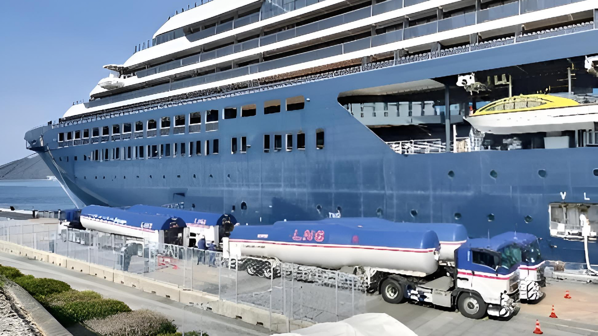 First truck-to-ship LNG bunkering for international-flag cruise ship in Japan