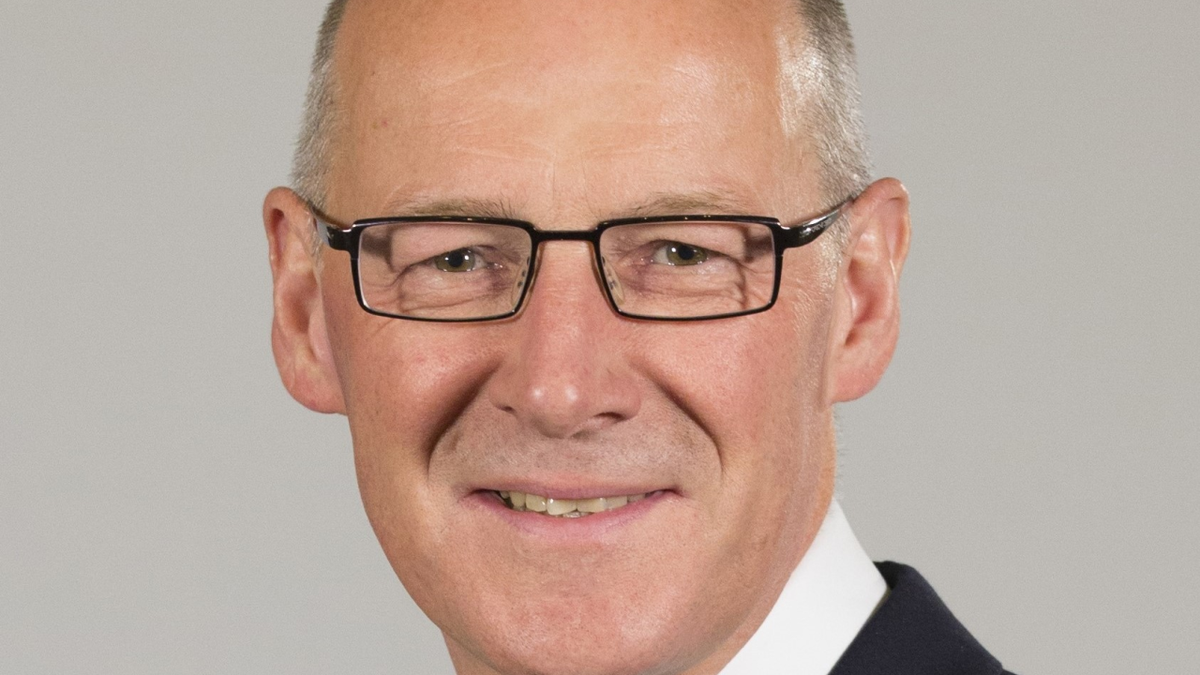 Energy Minister hits back at First Minister&rsquo;s criticism of Ming Yang decision