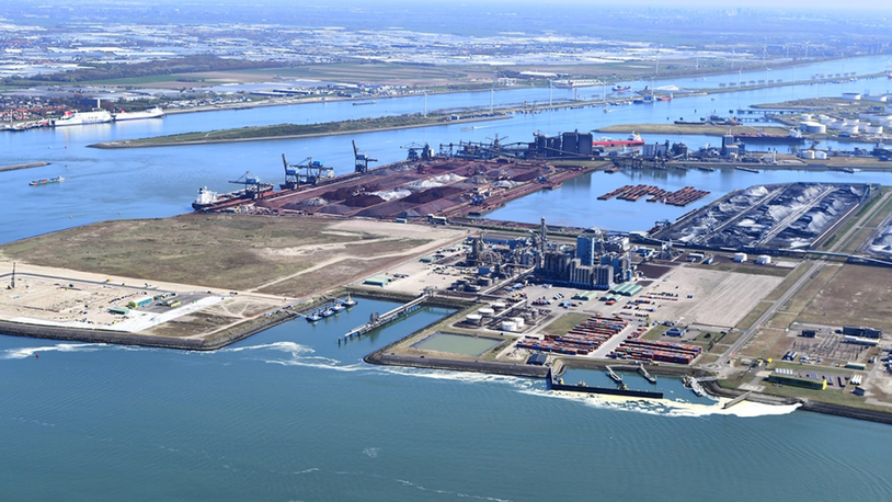 Rotterdam port invests in shore power, alternative fuels bunkering