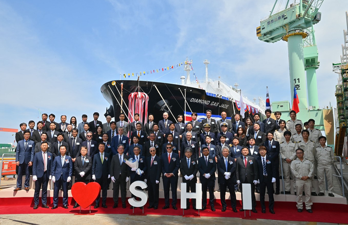 Riviera - News Content Hub - U-Ming names its first LNG carrier, orders ...
