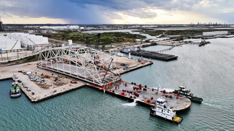 Barge, tugs support removal, disposal of US harbour bridge span&nbsp;