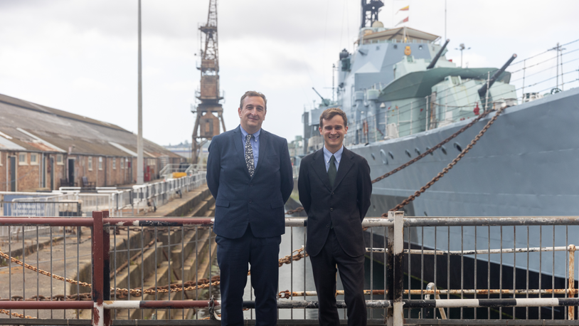 Work begins on removing warship wreck masts in UK's Thames Estuary